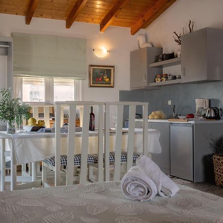 Apostolos Loft - Cozy Loft In The Center Of Preveza Ngoại thất bức ảnh