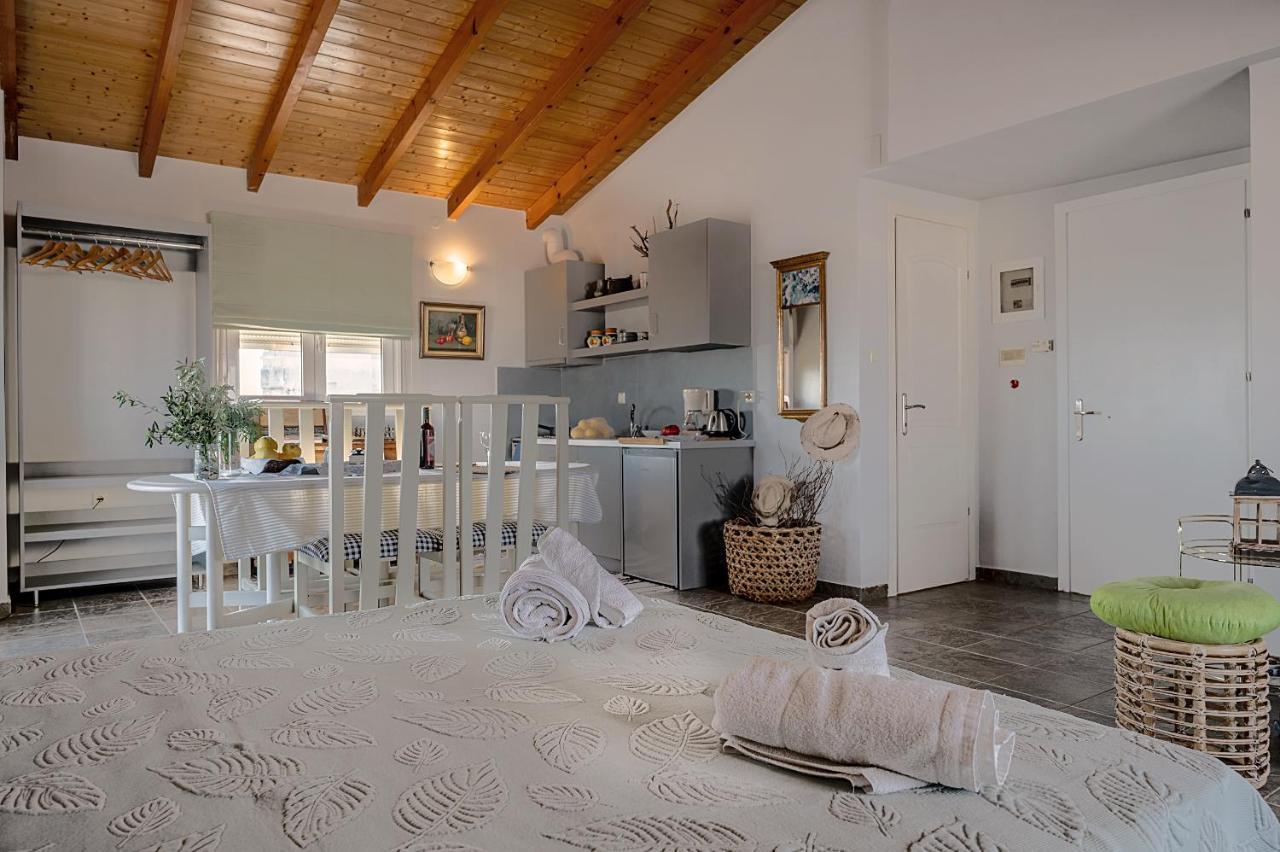 Apostolos Loft - Cozy Loft In The Center Of Preveza Ngoại thất bức ảnh